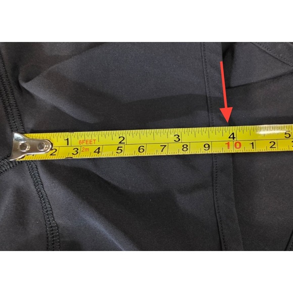 Lululemon Womens 8 Black Tracker Short V 4" Inseam - Picture 11 of 12